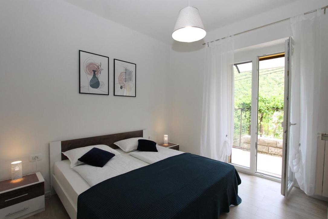 L Apartment Raša Екстериор снимка