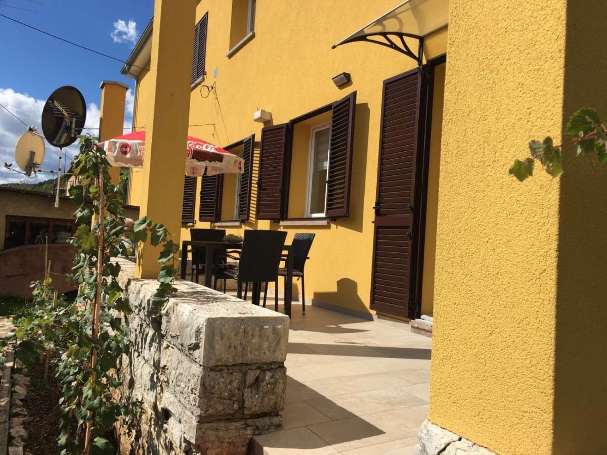 L Apartment Raša Екстериор снимка