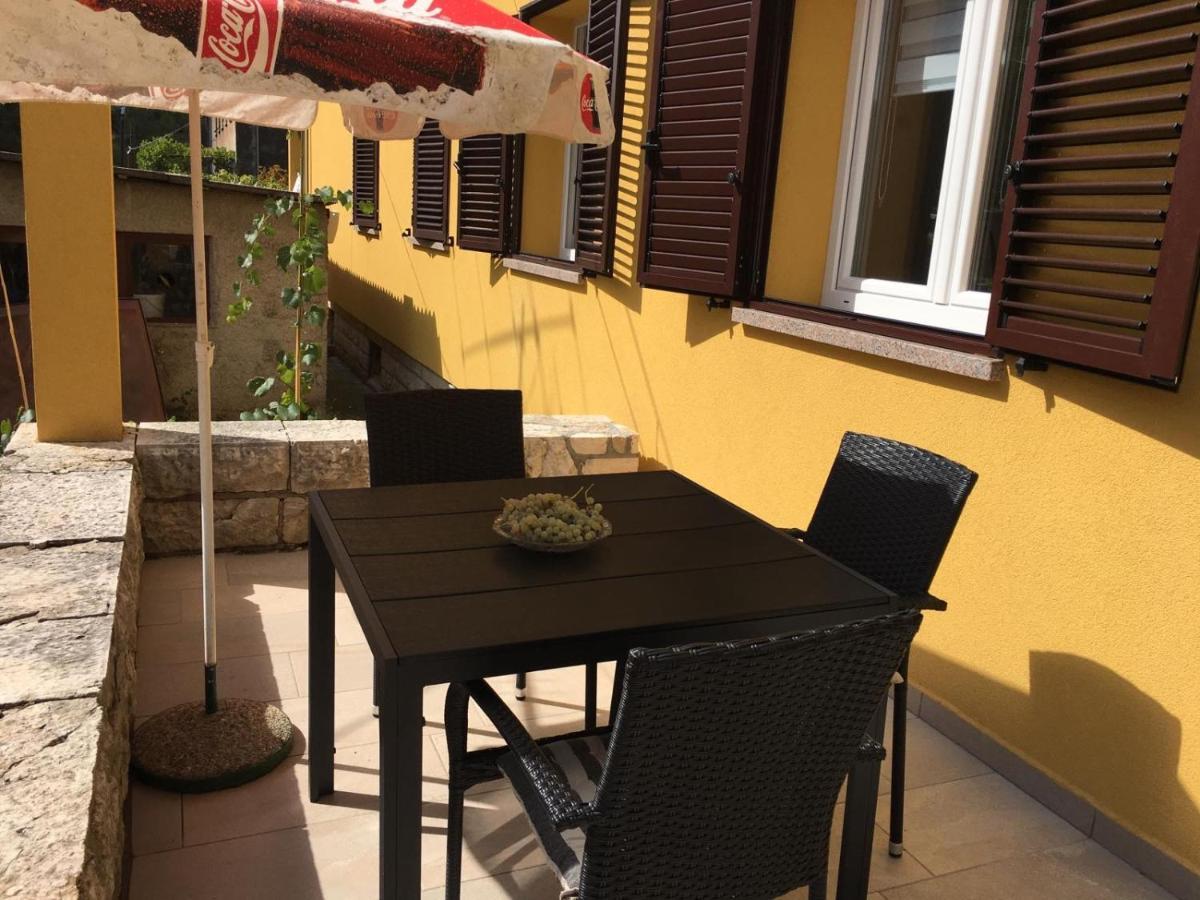 L Apartment Raša Екстериор снимка